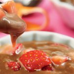 receita-brigadeiro-light-de-colher-com-morangos